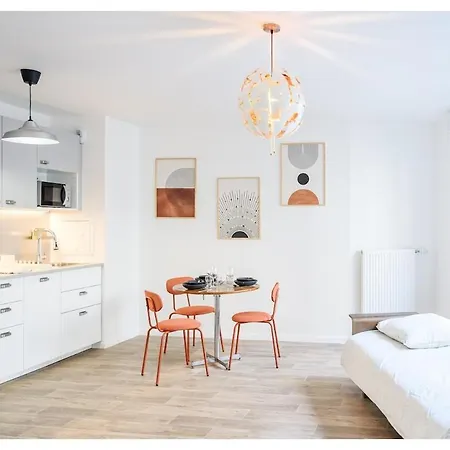 Appartement Cozy 2 Pieces A 2 Min Du Metro Et 10 Min De Paris