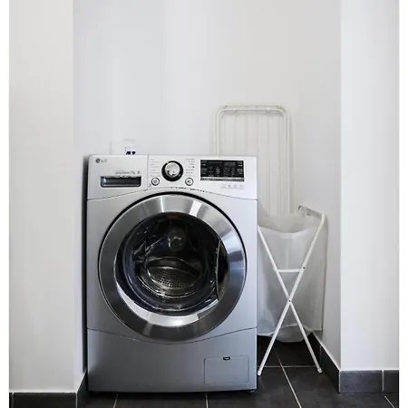Cozy 2 Pieces A 2 Min Du Metro Et 10 Min De Paris * Bobigny