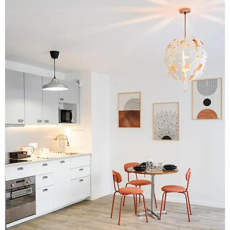 Cozy 2 Pieces A 2 Min Du Metro Et 10 Min De Paris Apartment